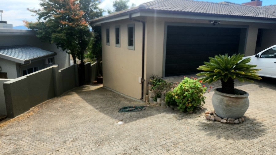4 Bedroom Property for Sale in Monte Christo Western Cape